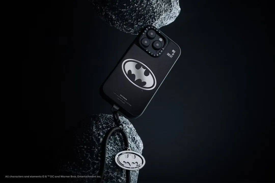 壳CASETiFY x《Batman》来袭！long8唯一中国网站“蝙蝠车”直接做成手机(图4)
